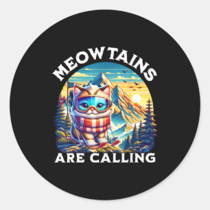 The meowtains are calling funny cat quirky skiing classic round sticker