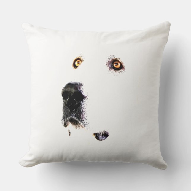 The Pyrenees throw pillow (Front)
