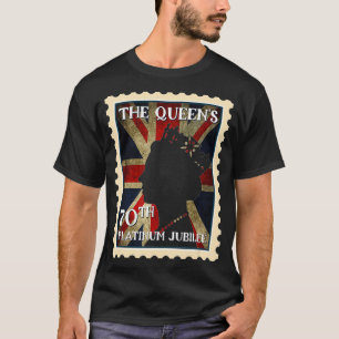 The Queen is Platinum Jubilee 20221952 UK British T-Shirt