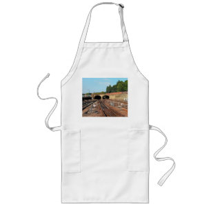 The railway long apron