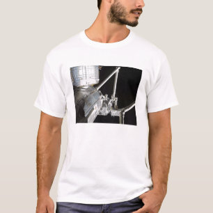The robotic arm of the Japanese Experiment Modu 2 T-Shirt