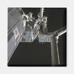 The robotic arm of the Japanese Experiment Modu Magnet