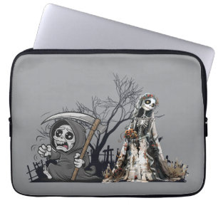  The Skeleton and the Corpse Bride. Laptop Sleeve