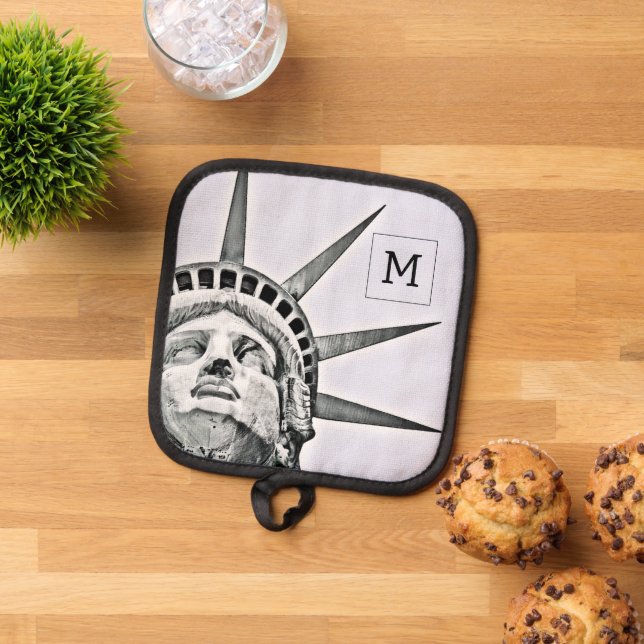 The Statue of Liberty Pot Holder (Top Down)