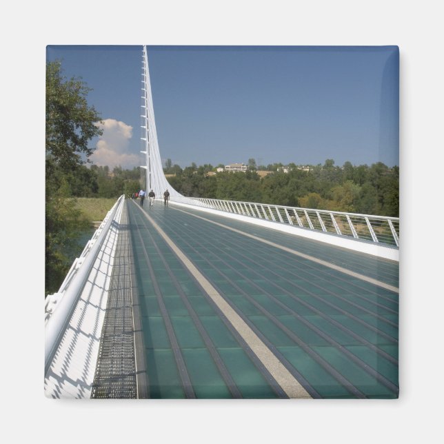 The Sundial Bridge at Turtle Bay Magnet (Front)