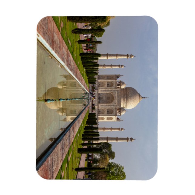 The Taj Mahal in India Magnet (Vertical)