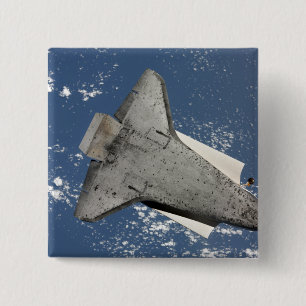 The underside of space shuttle Discovery 2 15 Cm Square Badge