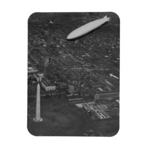 The US Airship 'USS Los Angeles' ZR3 flying over Magnet