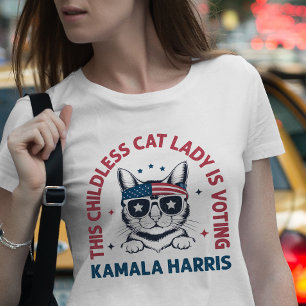 This Childless Cat Lady is Voting Kamala Harris T-Shirt
