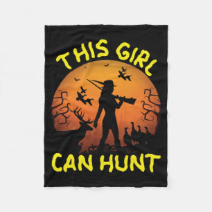 This Girl Can Hunt Essential Fleece Blanket
