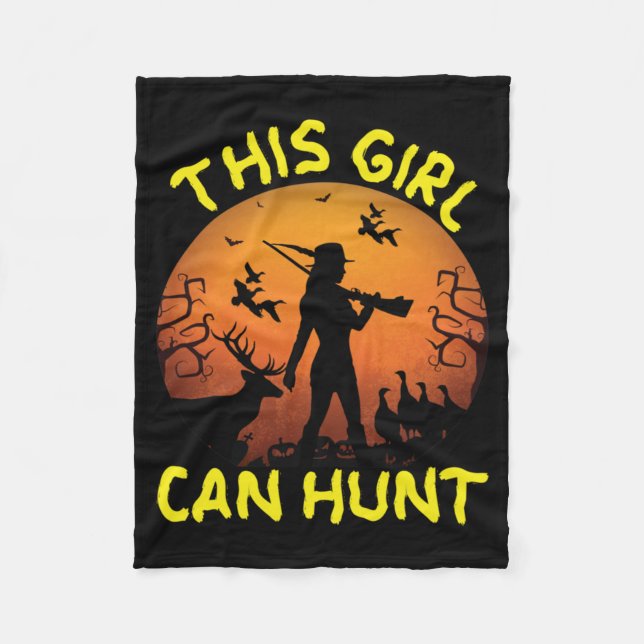 This Girl Can Hunt Essential Fleece Blanket (Front)