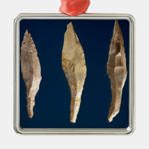 Three arrow heads metal tree decoration