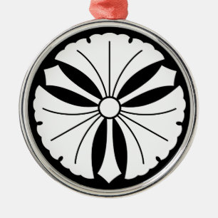 Three ginkgo leaves with swords metal ornament