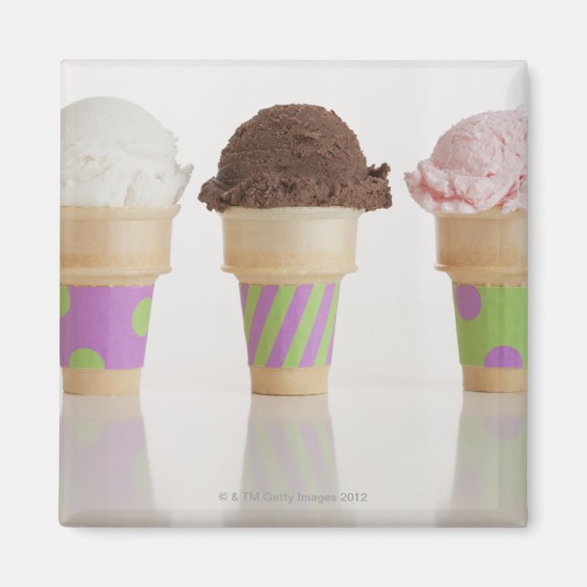 Three ice cream cones magnet (Front)