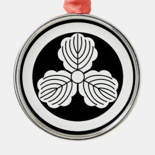 Three oak leaves(1) in circle metal ornament
