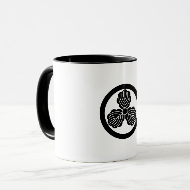 Three oak leaves(1) in circle mug (Front Left)