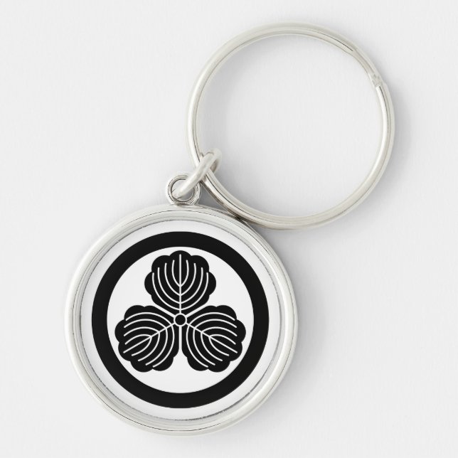 Three oak leaves in circle key ring (Front)