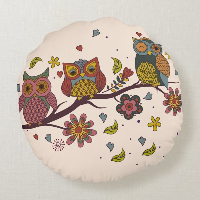 Three owls on branch round cushion (Back)
