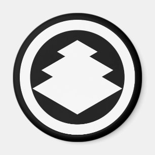 Three-tiered rhombuses in circle magnet