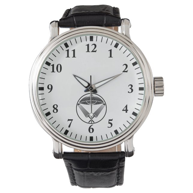 Three umbrellas in a threadlike ring watch (Front)