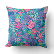 Throw pillow in stylish graphic