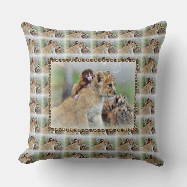 Throw Pillow/White Tiger Cushion (Front)