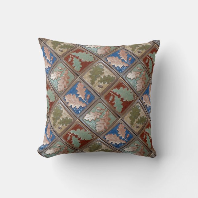  Throw Pillow with Oak leaves (Front)