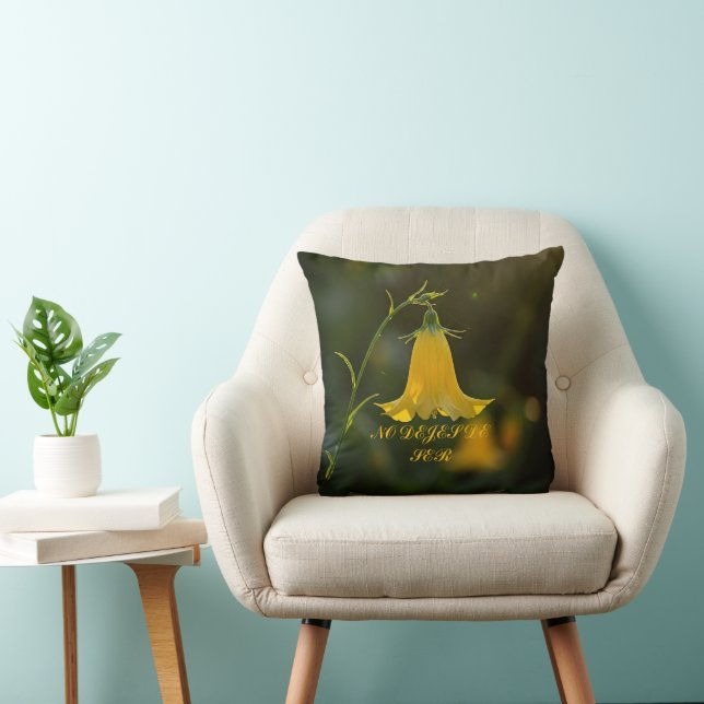Throw Pillow Yellow Flower   (Chair)