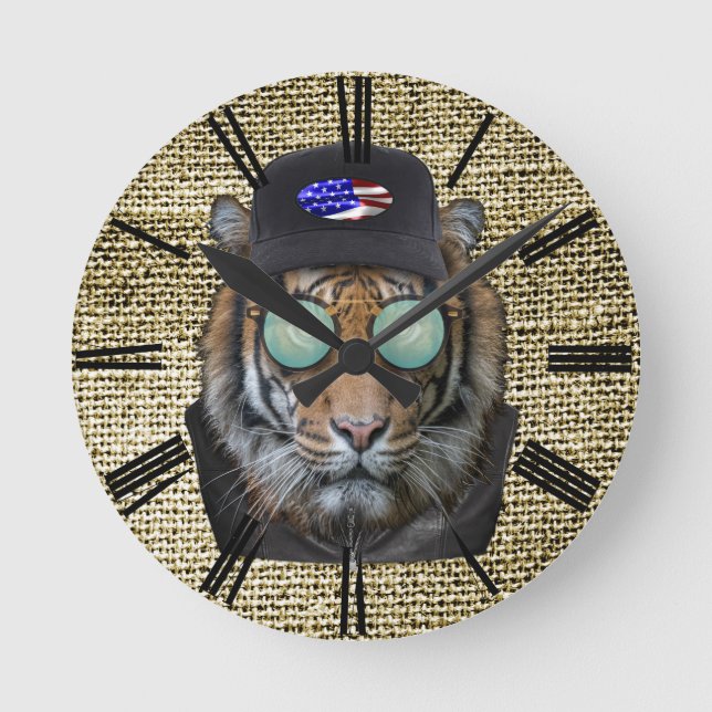 Tiger-dressed up joke round clock (Front)