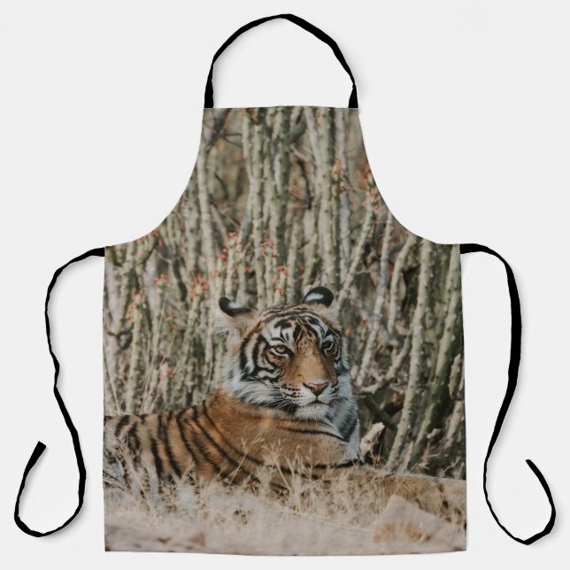 TIGER IN THE WILD RESTING APRON (Front)