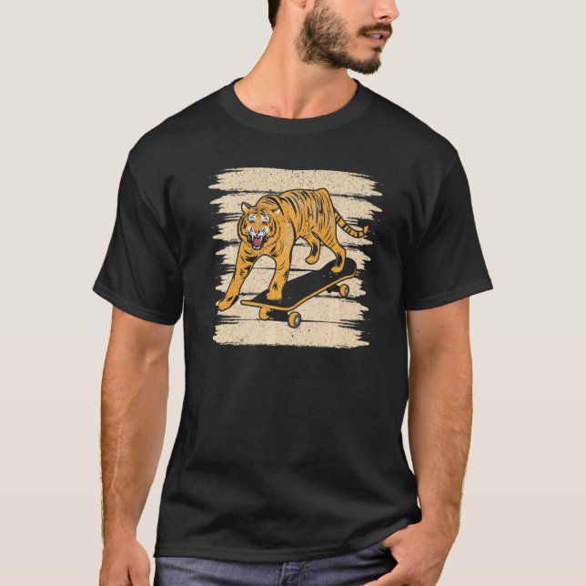 Tiger Skateboard Wildlife Animal Zoo Zookeeper   T-Shirt (Front)