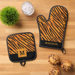 Tiger Stripe Pattern Oven Mitt & Pot Holder Set