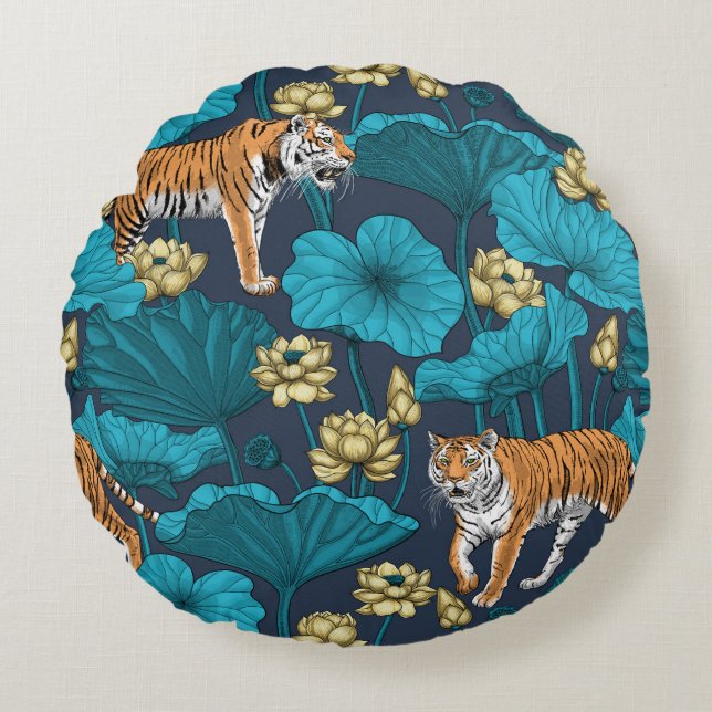 Tigers in the yellow lotus pond round cushion (Front)