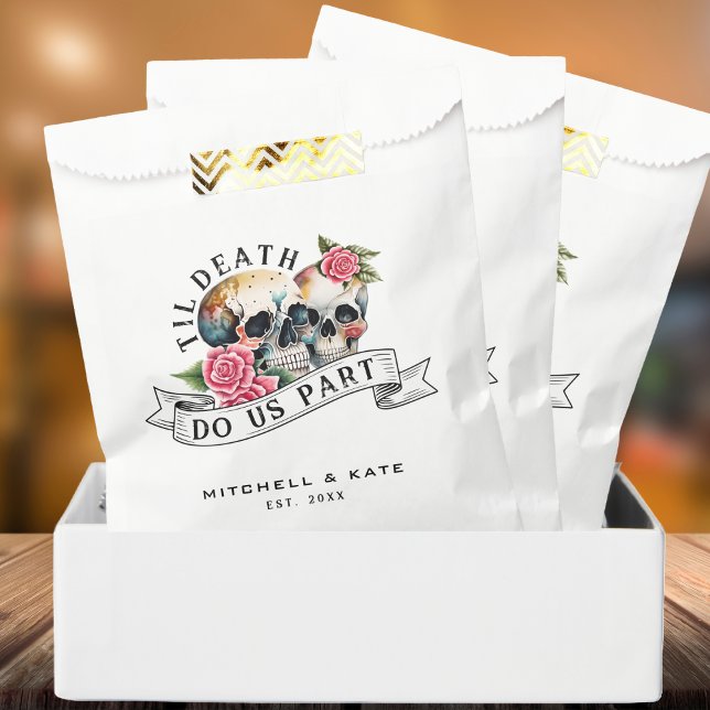 Til Death Do Us Part Skulls & Roses White Wedding Favour Bag (Til Death Do Us Part Skulls & Roses White Wedding Favor Bag)