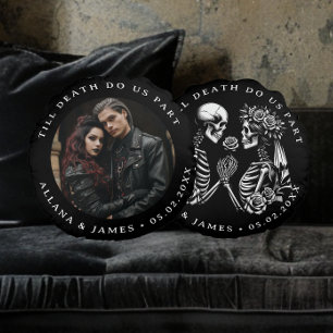 Till Death Do Us Part Gothic Wedding Round Pillow