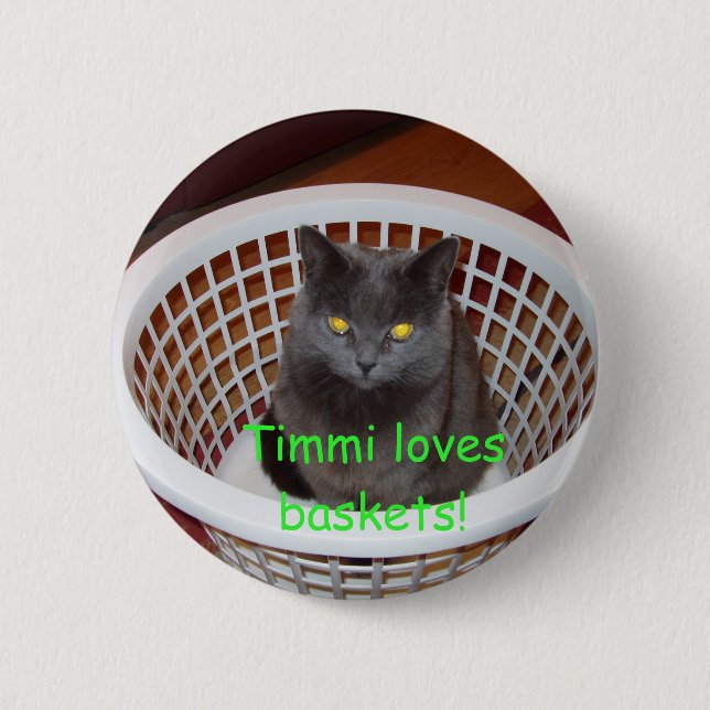 Timmi loves baskets 6 cm round badge (Front)