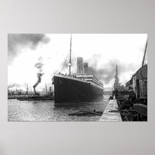 TITANIC in SOUTHAMPTON HARBOR Poster