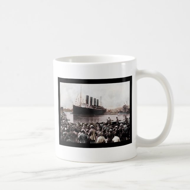 Titanic Leaving Southhampton Coffee Mug (Right)