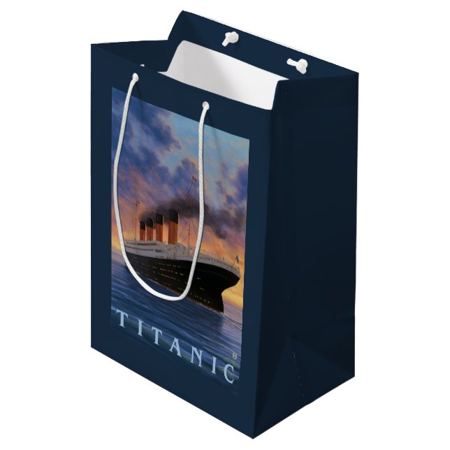 Titanic SceneWhite Star Line Medium Gift Bag (Front Angled)