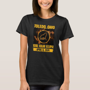 Toledo Ohio Total Solar Eclipse Wolf Howling At Fu T-Shirt