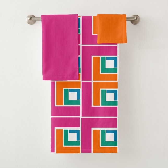 Topsy Turvy  Bath Towel Set (Insitu)