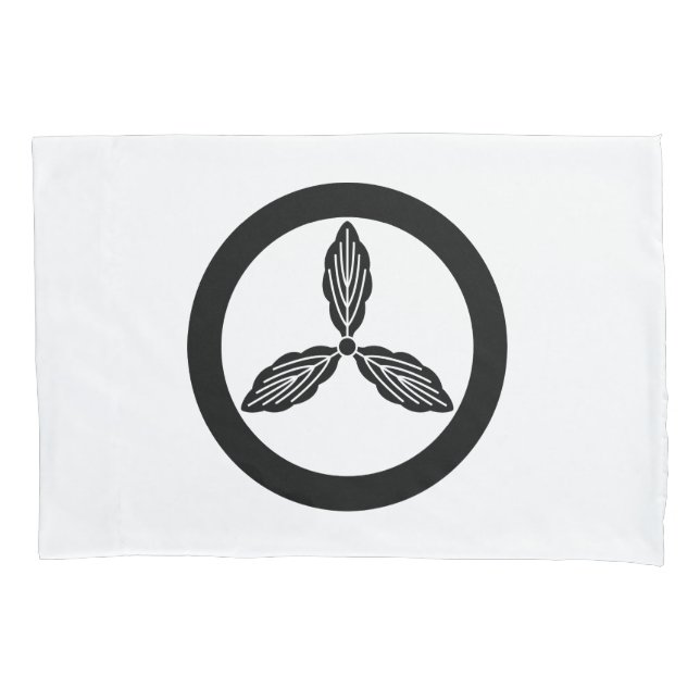 Tosa oak leaves in circle pillowcase (Front)