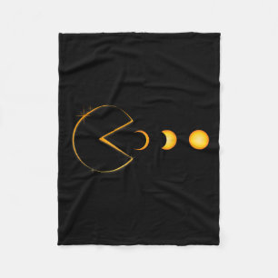 Total Solar Eclipse Funny Gamer Eating Solar Men B Fleece Blanket
