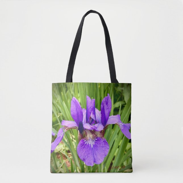 Tote bag for everyday use celebrating nature. (Front)