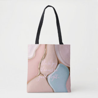 Tote bag in stylish abstract graphic