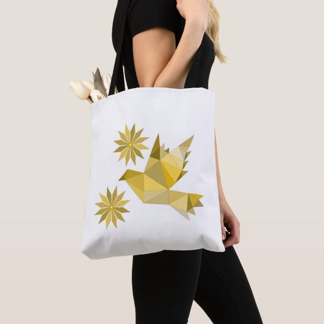 Tote with creative bird with flower bag (Close Up)