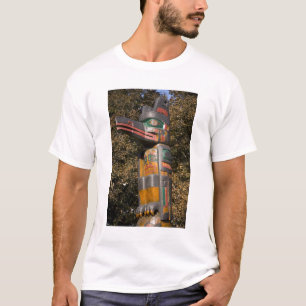 Totem pole in park in Ottawa, Ontario, Canada T-Shirt