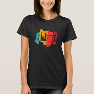 Tower Bridge Of London Skyline Retro England T-Shirt