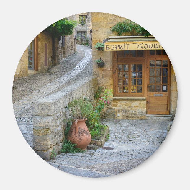 Townscape in Dordogne, France round magnet (Front)