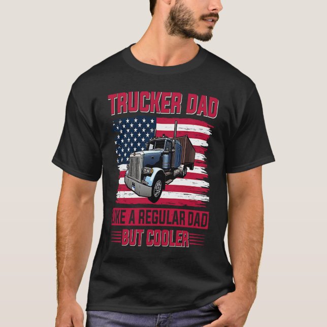 Tracker Dad US American Flag Distress Theme Novelt T-Shirt (Front)
